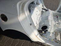 Błotnik tył prawy Jaguar XE X760 biały LRC NER polaris white ćwiartka
