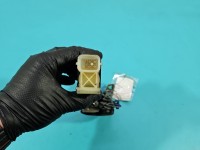 Zamek przód lewy 605328, 90493702 Opel Omega B EUROPA Producent części: OPEL, 6pin