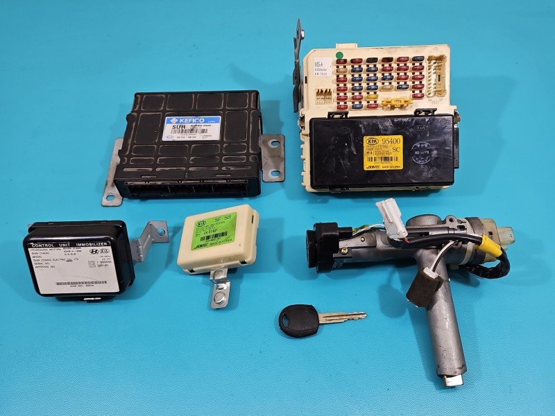 Komputer Sterownik silnika 39122-38190 Kia Magentis I 00-05 2.0 16V Komputer Sterownik silnika 39122-38190 Kia Magentis I 00-05 2.0 16V