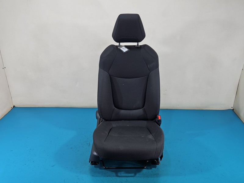 Fotel prawy przód pasażera Toyota Corolla E21 19- 4d EUROPA