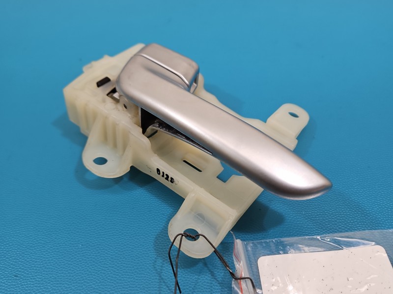 Klamka wewnętrzna tył lewa Kia Niro I 16-22