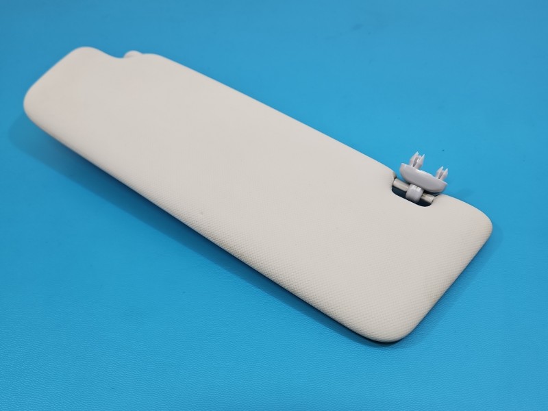 Przesłonka prawa AUDI A4 B8 DASZEK osłona przeciwsłoneczna