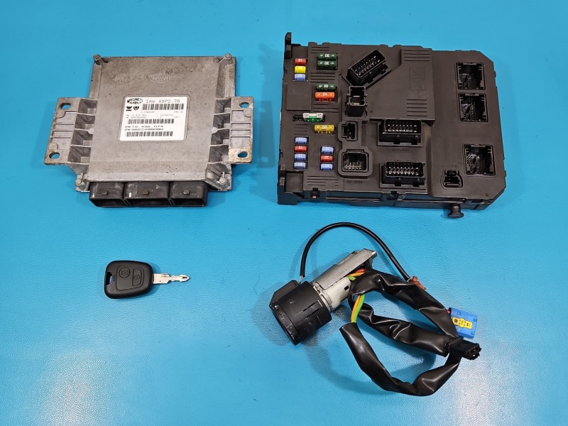 Komputer Sterownik silnika Peugeot 206 1.1 8V