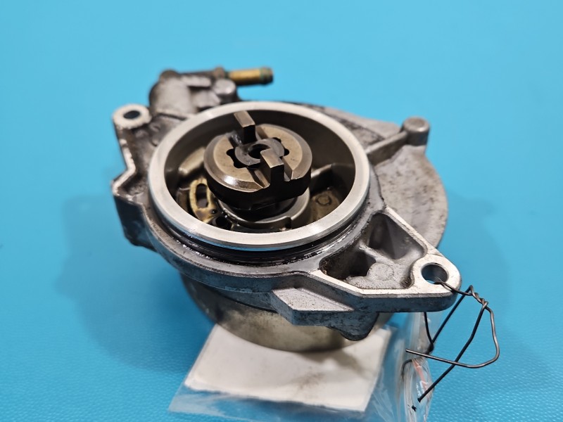 Pompa vacum Audi A5 8T 057145100AF 3.0 tdi