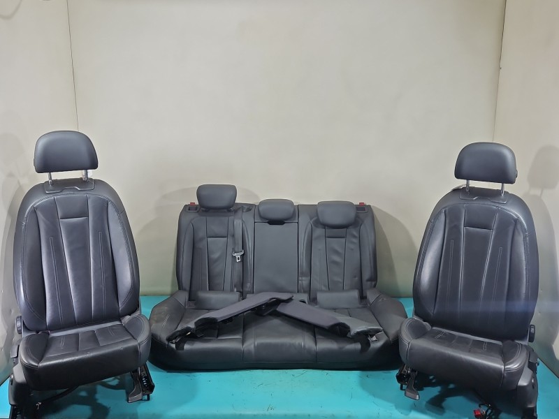 Fotele komplet kanapa Audi A4 B9