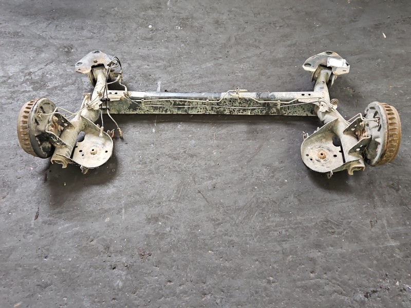 Tylna belka oś tył Dacia Dokker 1.6 16V