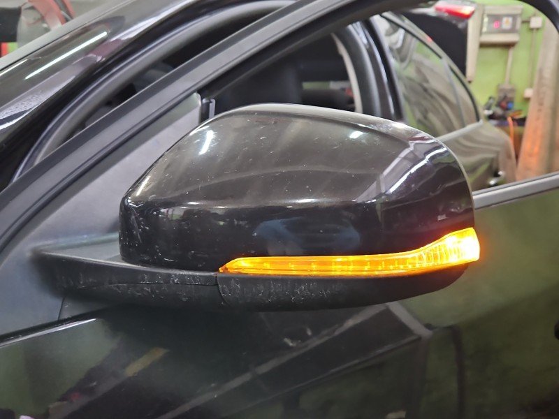 Lusterko lewe pin VOLVO S60 II 10- sedan 4d kolor czarny 48700 europa