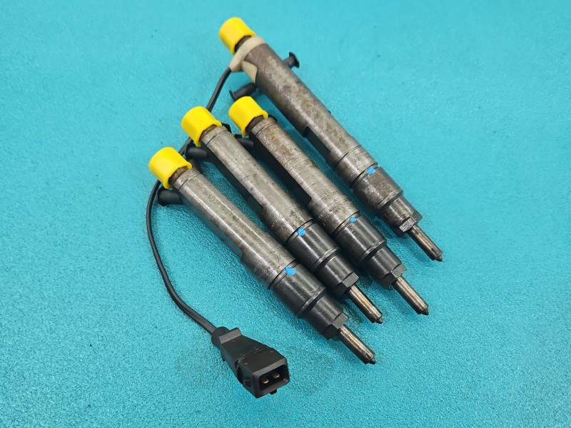 Wtryskiwacz Vw Passat B5 028130201J 1.9 tdi