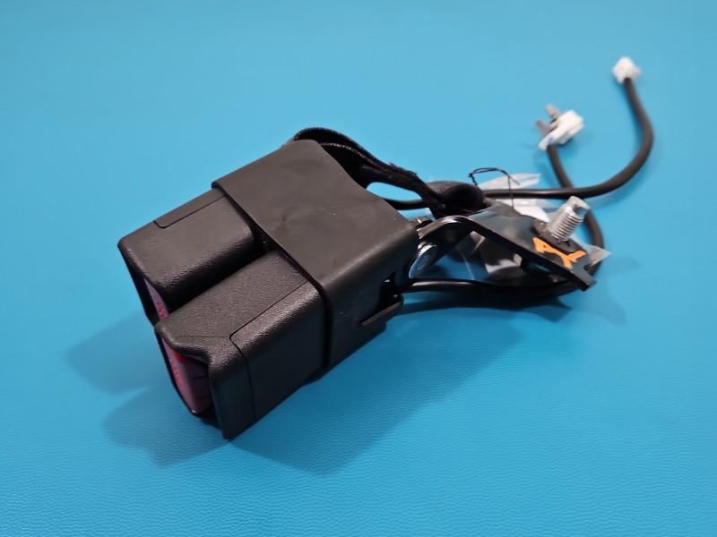 Pas bezpieczeństwa tył prawy zapinka Renault Kadjar 3096465