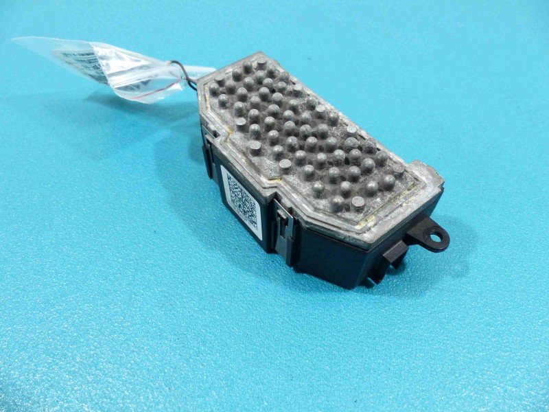 Opornik rezystor Audi A5 8T 8K0820521B