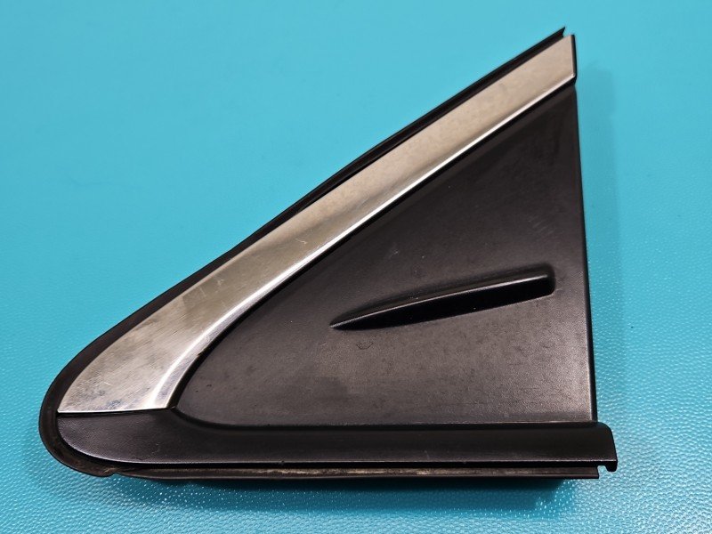 Listwa błotnika tył prawa Toyota Corolla E21 19- 60118-02250