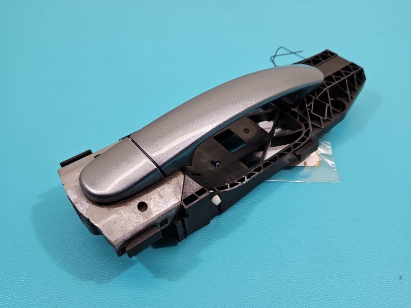 Klamka tył prawa zewnętrzna Skoda Yeti 5L0839885A