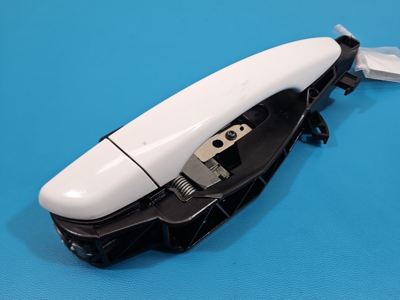 Klamka przód prawa zewnętrzna Peugeot 308 II T9 9802977160