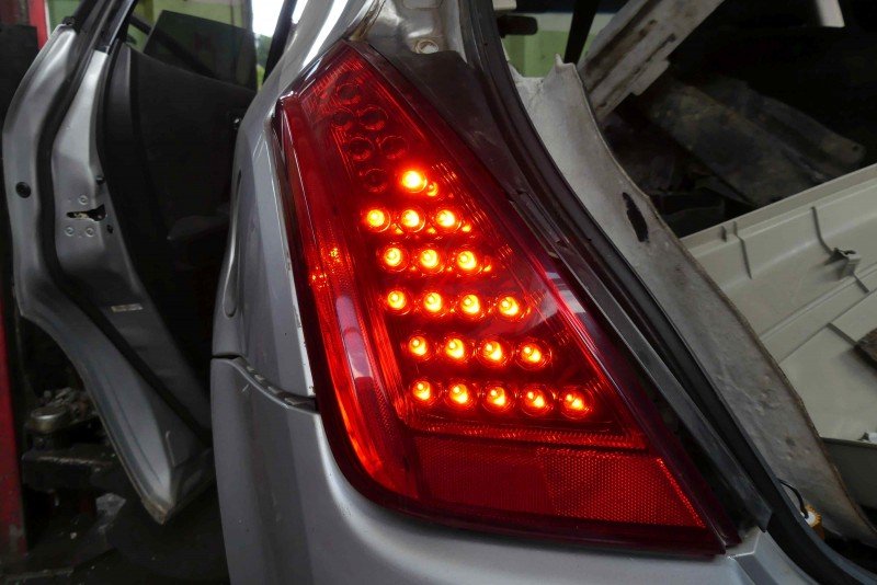 Lampa tył lewa Nissan Murano Z50 HB