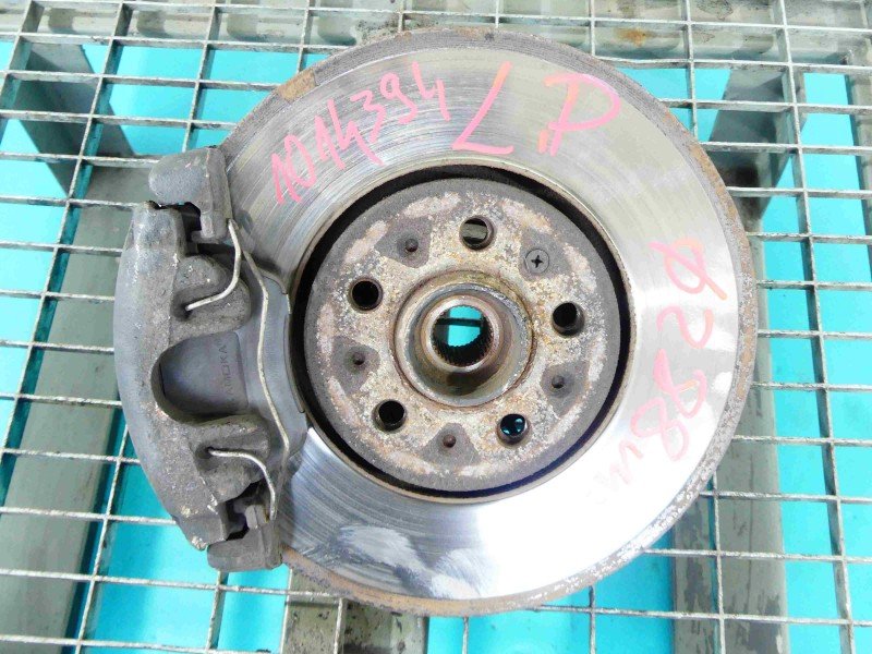 Zwrotnica lewa piasta przód 2.3 20v Seat Toledo II Leon I