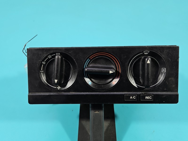 Konsola panel nawiewu Audi 80 B4 893959621
