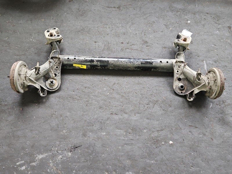 Tylna belka oś tył Ford Fiesta Mk7 1.4 TDCI Tylna belka oś tył Ford Fiesta Mk7 1.4 TDCI