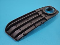 Zaślepka kratka zderzaka prawa atrapa AUDI A4 B8 8K0807682A