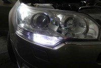 Reflektor prawy lampa przód Citroen C5 II X7 EUROPA 9684845080