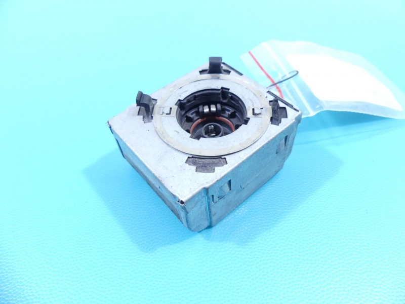 ŻARNIK STARTER ZAPŁONNIK CEWKA XENON Audi A8 D3 5DD008319-50