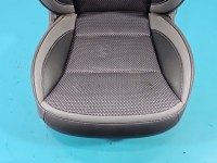 Fotel prawy przód pasażera INFINITI QX30 H15 16-19 5d EUROPA