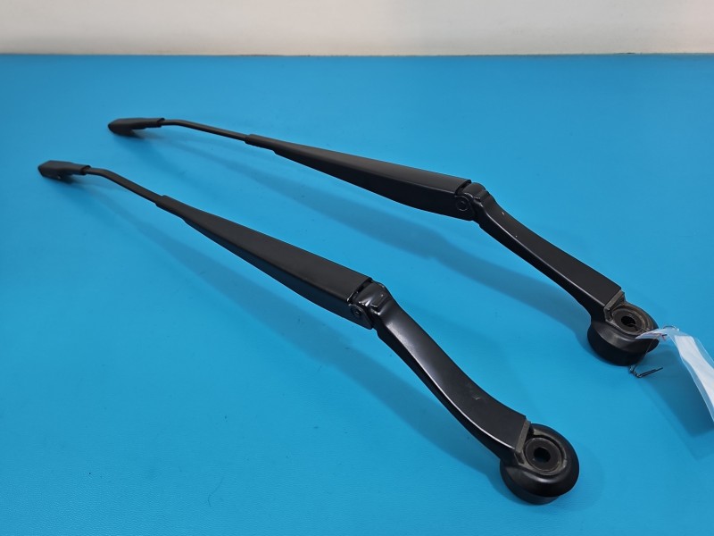 Ramie wycieraczki przód komplet lewe prawe Ford Mondeo Mk5 17C495-AD, 17B589-AD