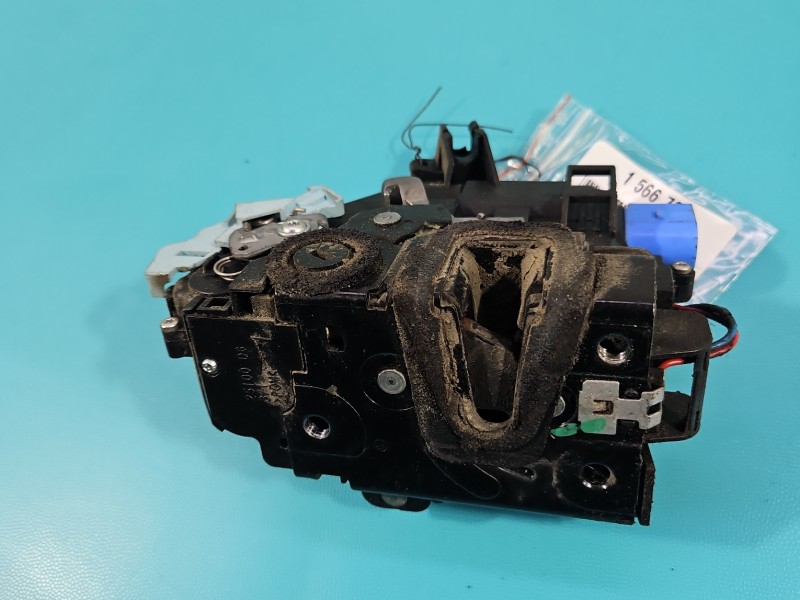 Zamek tył lewy 5J7839015B Skoda Roomster 7pin