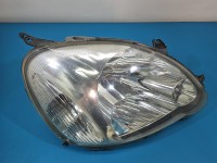 Reflektor prawy lampa przód Toyota Yaris I EUROPA