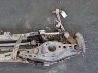 Tylna belka oś tył Toyota Auris II 1.8 hybryda