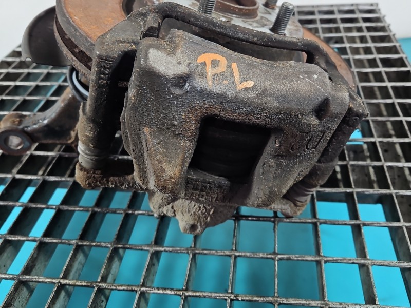 Zacisk przód lewy Toyota Auris II 1.6 16V