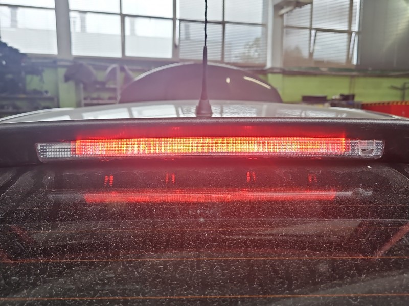 Spoiler lotka klapy Citroen C4 II szary ktp