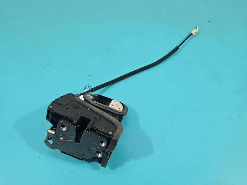 Zamek przód prawy 13597530 Opel Insignia B EUROPA Zamek przód prawy 13597530 Opel Insignia B EUROPA