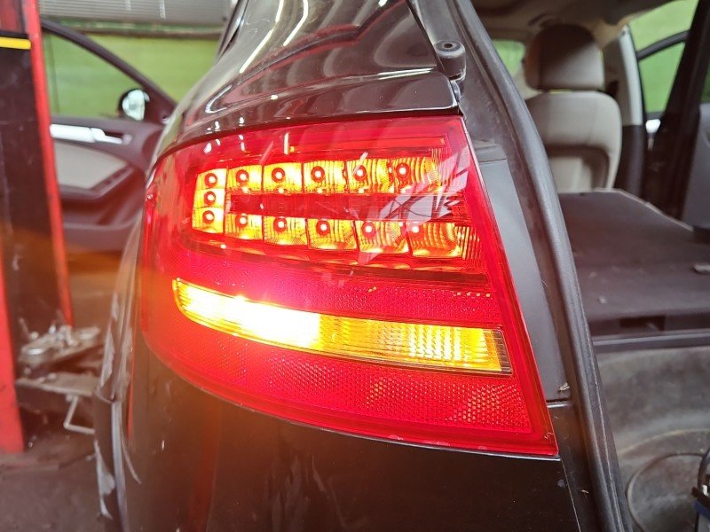 Lampa tył lewa AUDI A4 B8 kombi