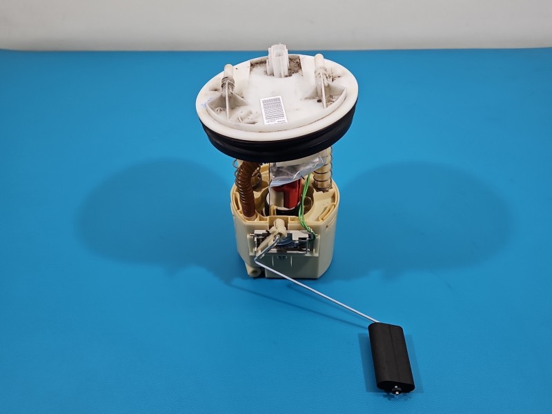 pompka Pompa paliwa Ford Fiesta Mk6 1.4 16V 3383B, P0469987 Producent części: FORD, Benzyna, Europejska, KWN831