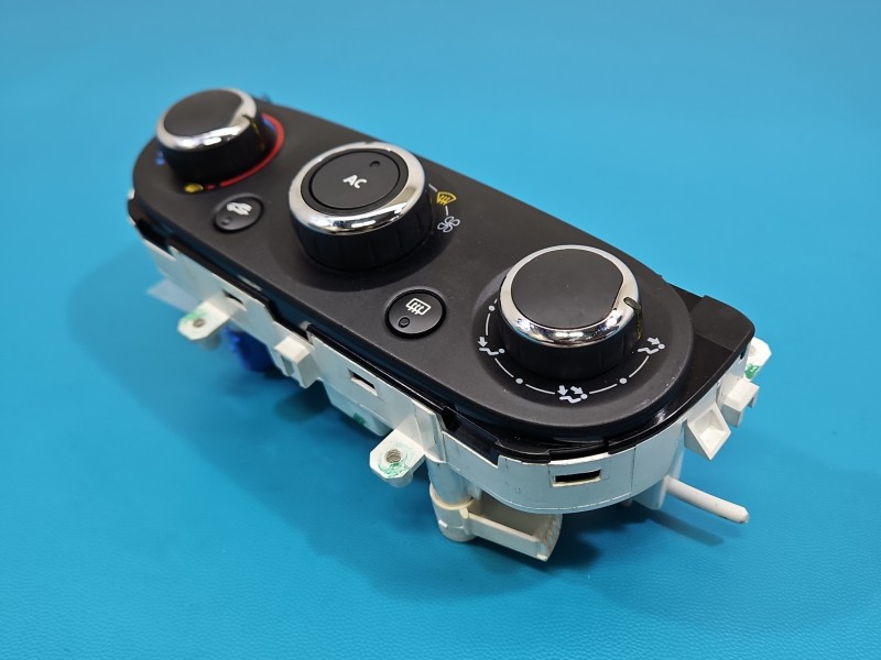 Konsola panel nawiewu Renault Clio IV 12-20 T1019676Z