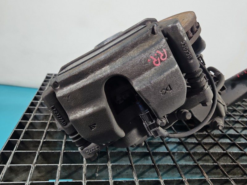 Zacisk przód prawy Mercedes CLA C118 X118 1.3b