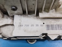 Zamek przód lewy 1697202535 Mercedes W169 EUROPA Mercedes, 4pin. Uszkodzone mocowanie trzymające wtyczke