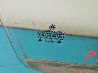 Szyba drzwi przód prawa Vw Bora kombi