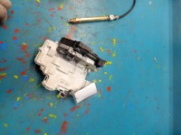 Zamek tył lewy 6010-25-032433P AUDI A4 B8