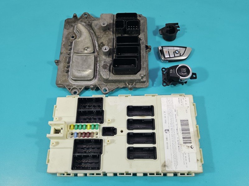 Komputer Sterownik silnika 0261S10074 BMW X5 F15 3.0 wiel Komputer Sterownik silnika 0261S10074 BMW X5 F15 3.0 wiel