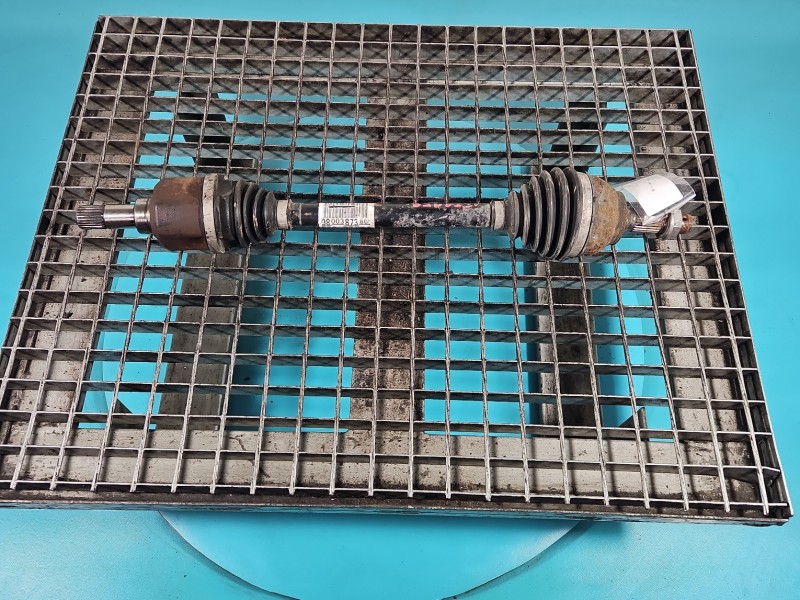 Półoś przód lewa Peugeot 2008 I 1.2 12V manual