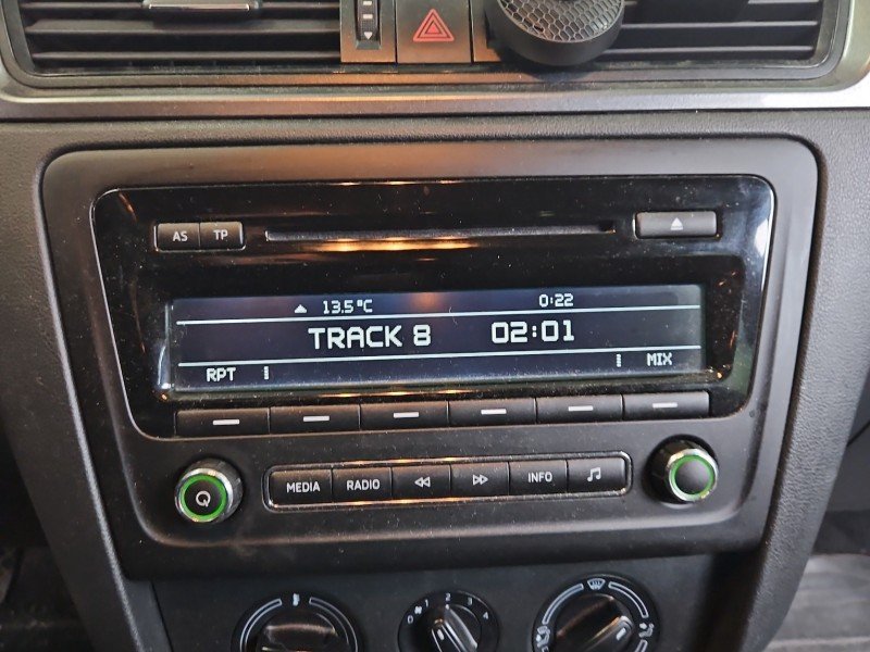 Radio fabryczne Skoda Rapid 5J0035161E radioodtwarzacz Radio fabryczne Skoda Rapid 5J0035161E radioodtwarzacz