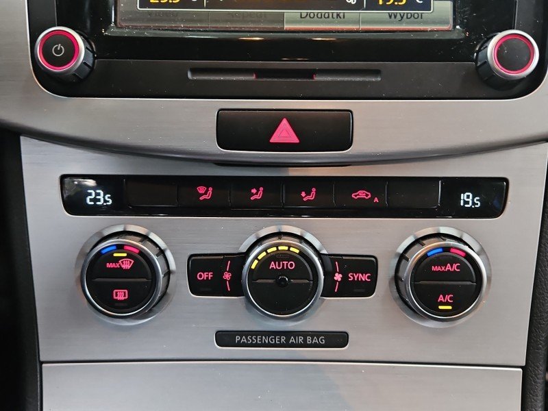 Konsola panel nawiewu Vw Passat B7 3AA907044AF