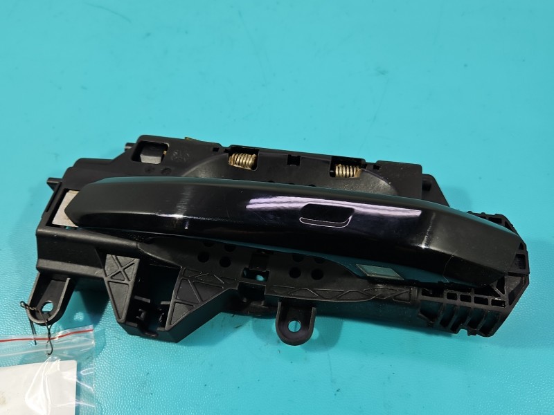 Klamka tył lewa zewnętrzna Audi A4 B9 8W0837811A LY9T