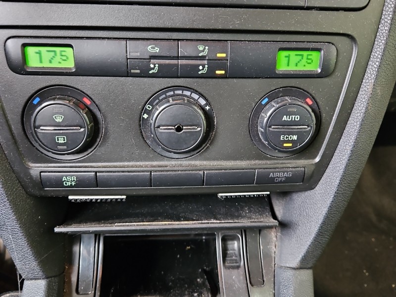 Konsola panel nawiewu Skoda Octavia II
