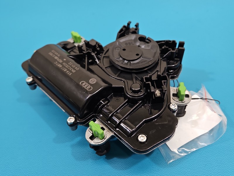 Zamek klapy tył Skoda Superb III kombi dociag, uszkodzone mocowania 5TA827887C