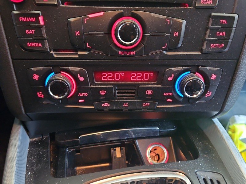 Konsola panel nawiewu AUDI Q5 08- 8T1820043AQ, A2C53346679
