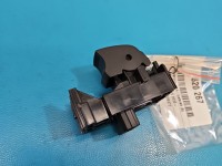 Przełącznik szyb Toyota Yaris IV lew tył EU 193354