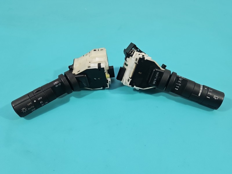 Przełącznik zespolony Nissan Qashqai I J10 06-13