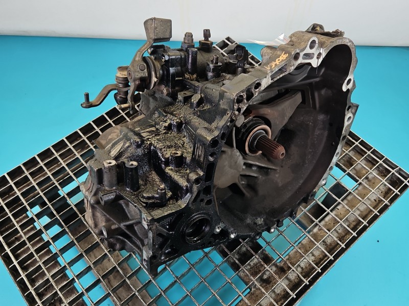 Skrzynia biegów Toyota Avensis II T25 2.0 d4d